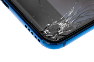 スマートフォンの画面が割れてしまう原因と対策