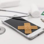スマホの傷は修復できる?歯磨き粉やサラダ油で消せるって本当?