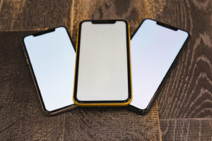 【スマホの保護フィルムの選び方】あなたに合ったフィルムはどれ？