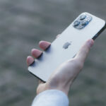 スマホはケースなしで使う?ケースなしのメリット・デメリットを解説