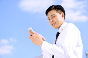 スマホを指紋汚れから保護する方法3選！指紋がつく原因についても解説