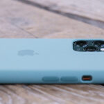 シリコン製スマホケースがベタベタする原因と3つの対処法を徹底解説