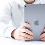 タブレットのフィルムに入り込んだ気泡はどうする?対処法を解説