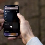 スマホベルト(スマホバンド)どう使う?メリット・デメリットを紹介