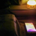 スマホで睡眠障害になる人が増えている?原因と対策を詳しく解説
