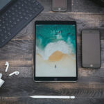 タブレットのフィルムの貼り方は?綺麗に貼るためのポイントと注意点
