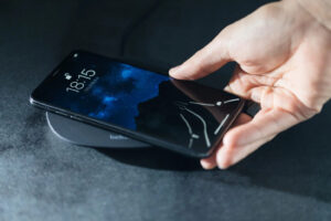 スマホのゴーストタッチの直し方と原因は？再発防止のポイントも解説