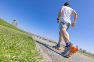 ランニング中のスマホの扱いはどうする？注意点とおすすめアイテムを解説